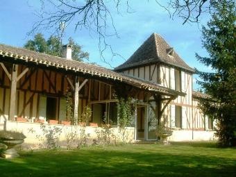 Close To A Dynamic Bastide Town With..