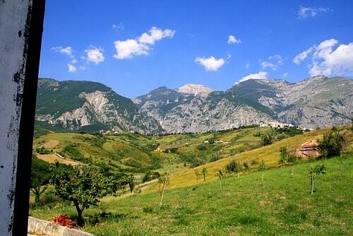 Large property with stunning views at.. - 2
