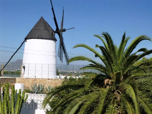 Fantastic spacious detached villa in.. - 2