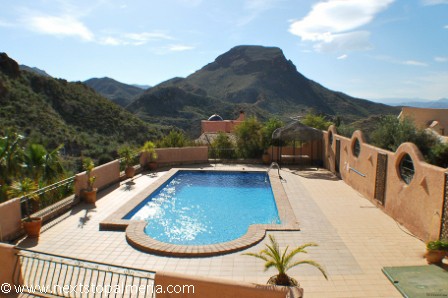 6 bedroom house with 10 x 5m pool -.. - 2