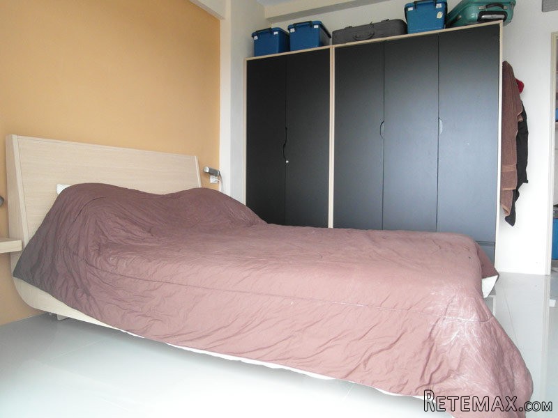 One bed room condo with sea view on..