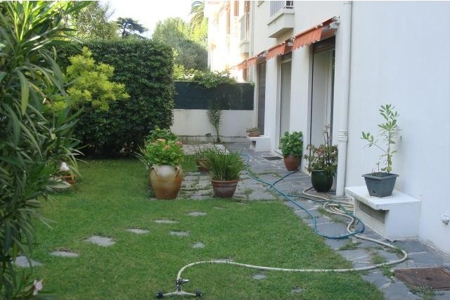 Luxurious one bed with lovely garden