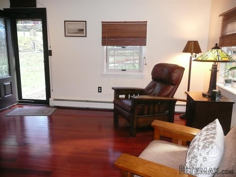 2 bedroom House For Sale: 42 Grandview.. - 2