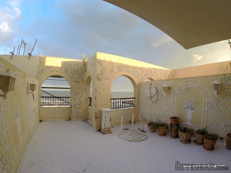 Penthouse for sale, seaviews, a terrace..