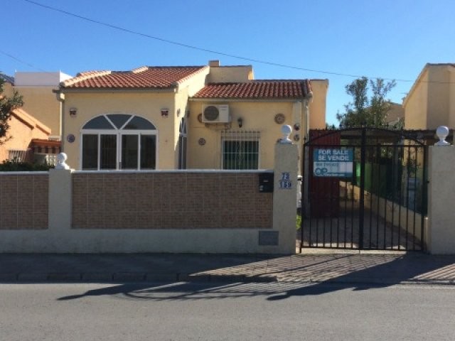 A 2 bed 1 Bath detached Lola