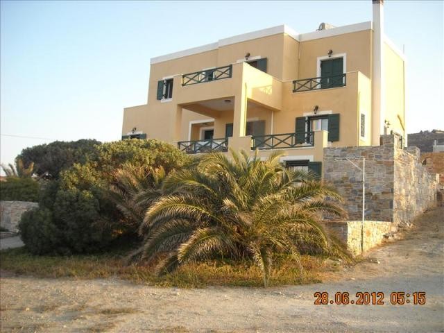 B101 - Prestigious property in Syros..