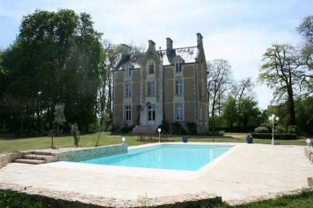 6 bedroom Character For Sale: 86340..