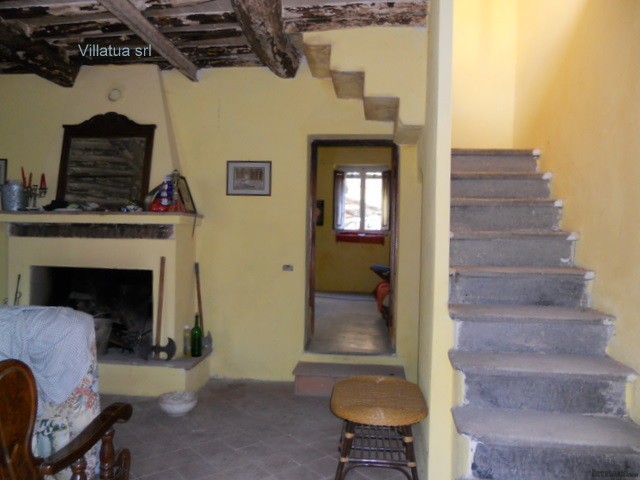 Country/farmhouse - For Sale - North of.. - 2
