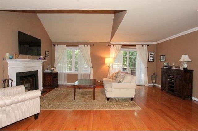 1 bedroom Condominium For Sale: Cross.. - 2