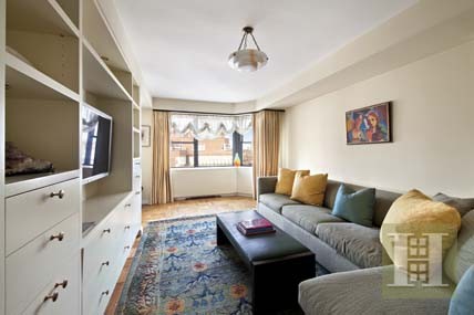4 bedroom Apartment For Sale: 200 EAST..