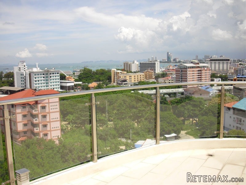 Spacious upscale studio condo Hyde Park.. - 2