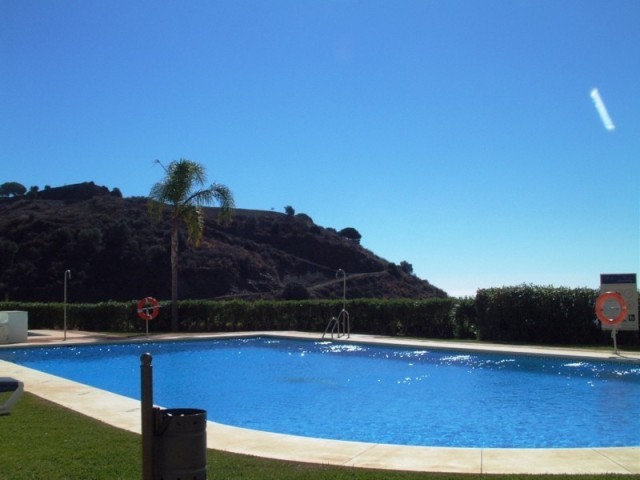 3 Bed Apartment for sale in Calahonda