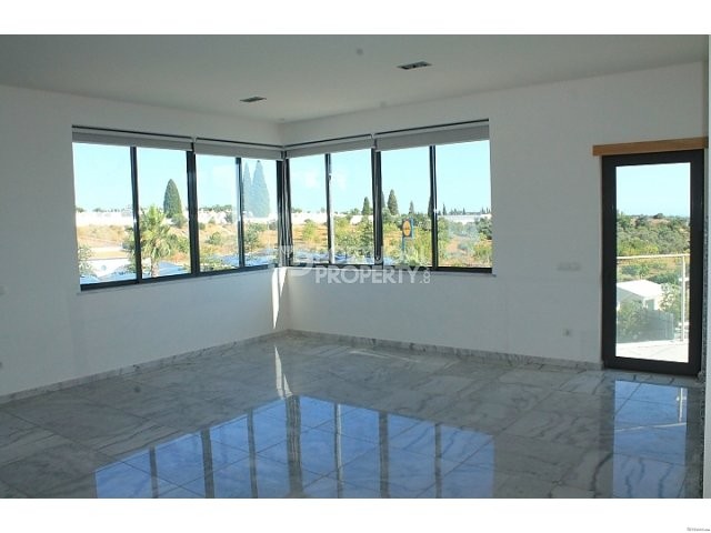 Apartment with large terraces & central.. - 2