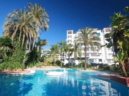 Penthouse in the heart of Puerto Banus!..