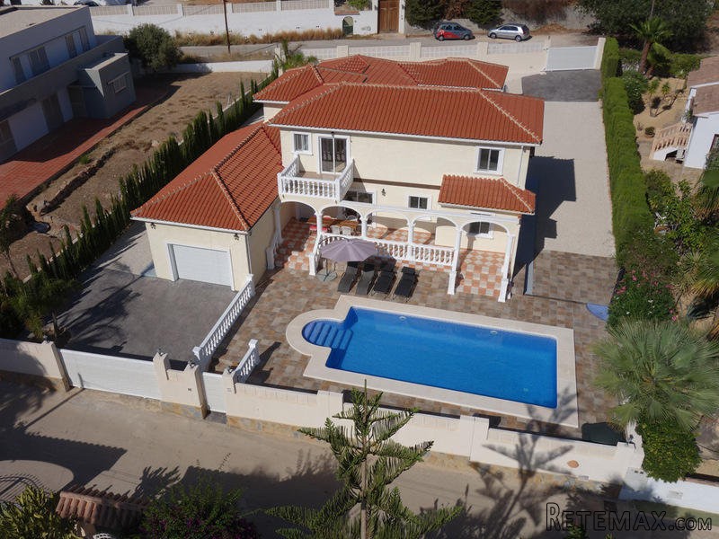 7 Bedrooms - Villa - Alicante - For Sale