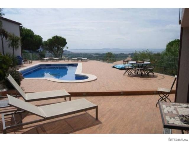 4 Bedrooms - House - Girona - For Sale