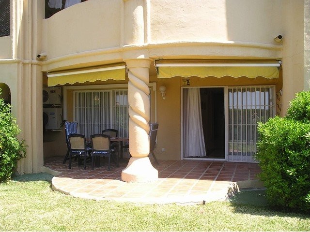 2 Bed Apartment for sale in Calahonda - 2