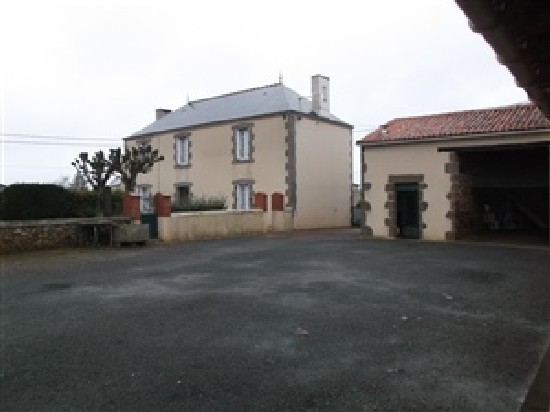 Detached House with Land and Outbuilding