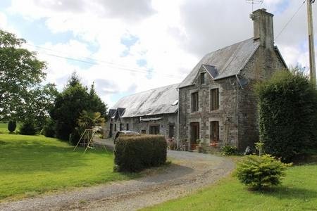 Farmhouse Longere with Pool