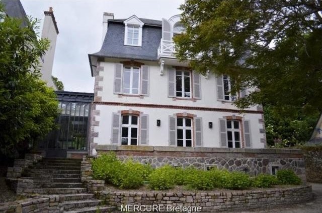 6 bedroom House For Sale: 22370 PLENEUF..