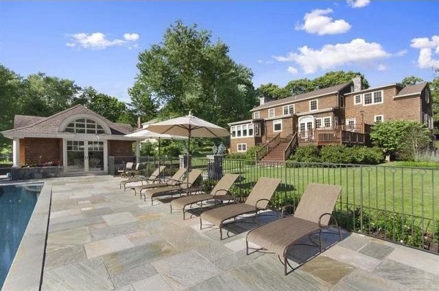 5 bedroom Residence For Sale: Armonk..