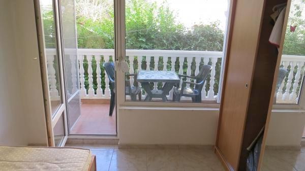 Fully furnished 2 bedroom apartment 200.. - 2