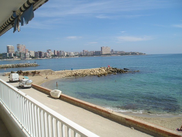 3 Bed Seafront Apartment in Alicante