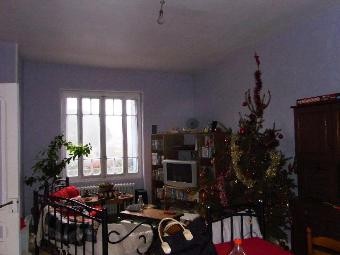 Good Sized 1930s House Comprising.. - 2