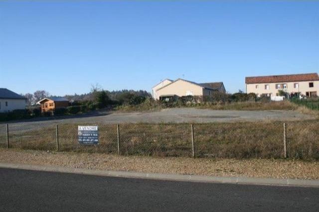 Off-Plan For Sale: 86340 NOUAILLE..