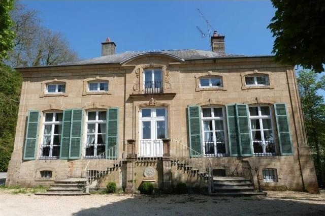 20 bedroom House For Sale: 08140 SEDAN