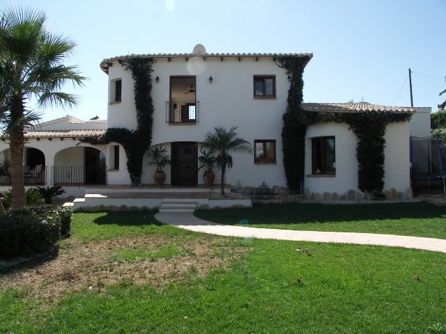 4 Bedroom Villa in Javea - 2