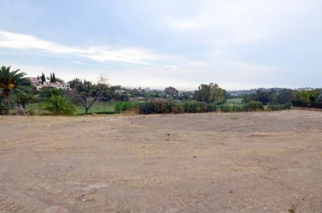 Superb Front Line Golf Plot with Sea..