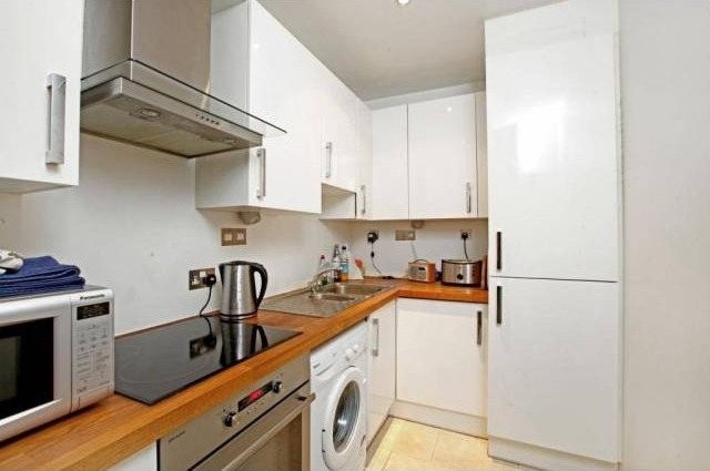 Rosebery Avenue, London EC1R - 2