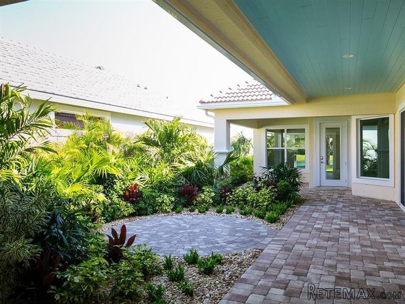 2 bedroom House For Sale: 2114 Falls.. - 2