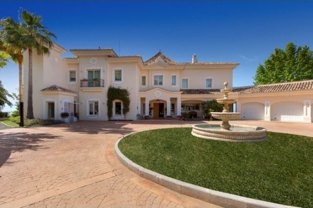 Stunning Estate with Fabulous Sea Views..