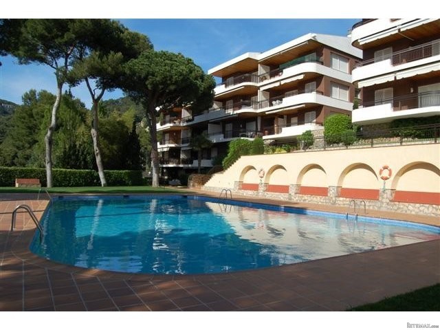 4 Bedrooms - Apartment - Girona - For..
