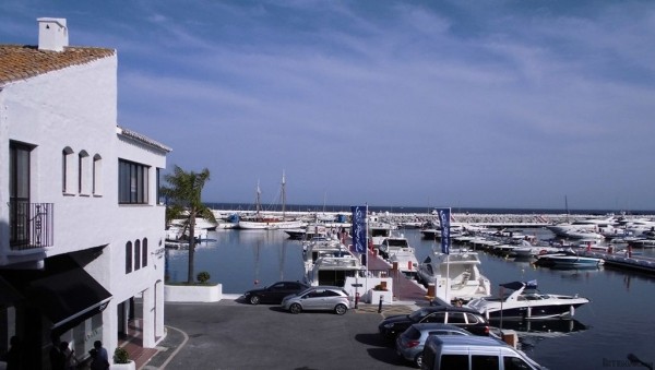 2 bed Apartment in PUERTO BANUS