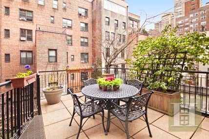 2 bedroom Apartment For Sale: 107 EAST..
