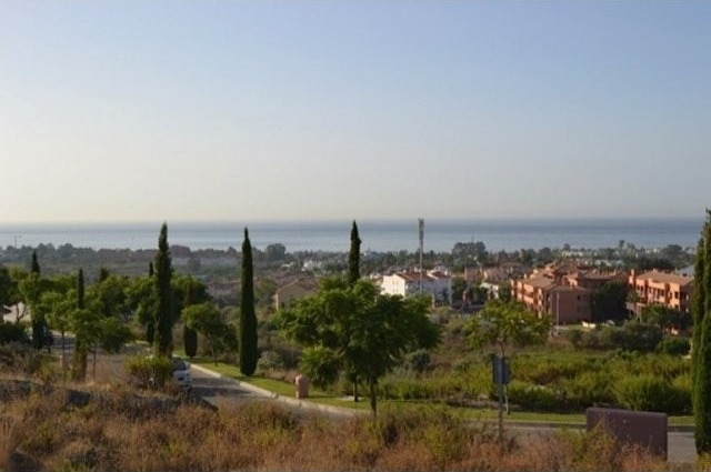 Fantastic Sea & Golf View Plot in Los..