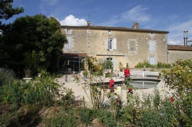 4 bedroom Character For Sale: 86360..