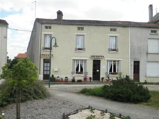 House with Guest Gite, 6 Bedrooms