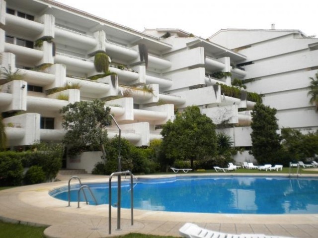 1 Bed Apartment for sale in Marbella