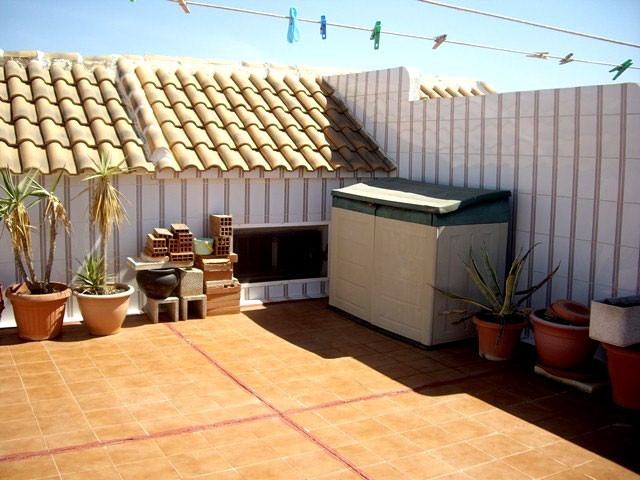 2 Bed Bungalow with Communal pool, Los.. - 2