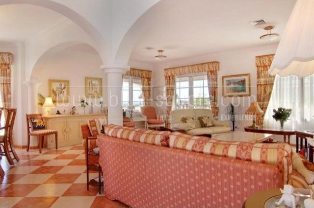 Beautifully Presented 5 Bedroom luxury.. - 2