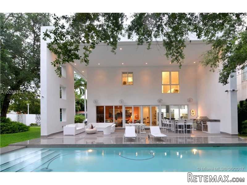 4 bedroom House For Sale: 4365 Ingraham..