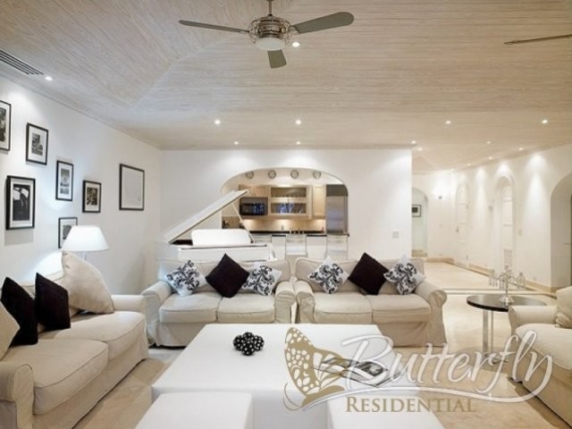 3 Bedrooms - Apartment - Saint James -..