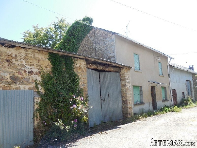 Country House with Lots of Potential