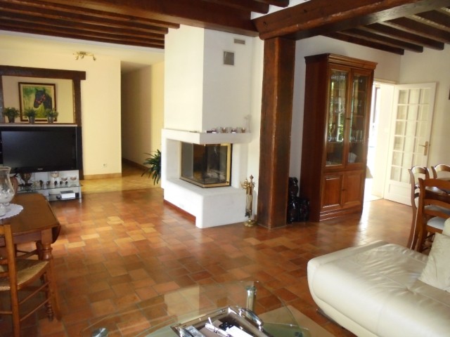 Superb Rural House Close to Town - 2