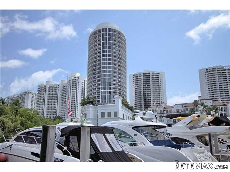 3 bedroom Flat For Sale: 4100 Island..