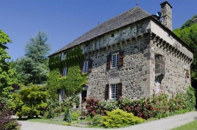 6 bedroom Castle For Sale: 15380 CANTAL